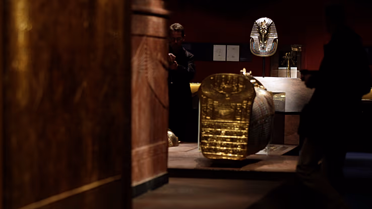 American spy agency FBI returned dozens of looted artifacts to Egyptian government officials during a ceremony held Friday in Los Angeles.