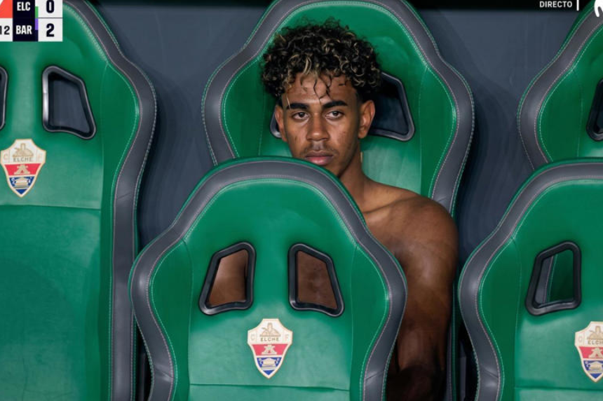 Lamine Yamal breaks down in tears on Barcelona bench after substitution in 5-0 win over Elche