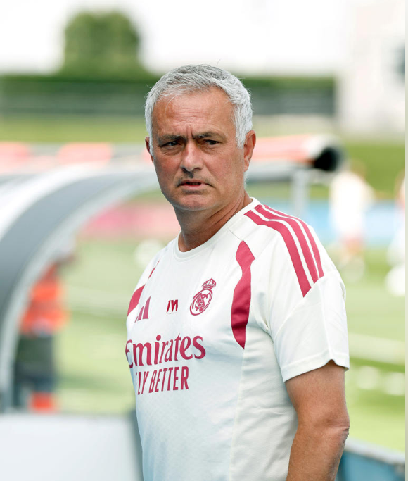 Mourinho finally gets latest Real Madrid reinforcements, but one returns with a major question