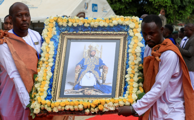 Uganda’s King Oyo buried amid bitter succession dispute
