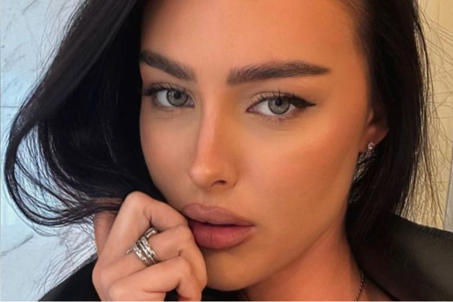 ‘I’m too hot to find love, men are shallow or scared of me’